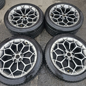 #제네시스G80 RG3 19인치 녹용 중고 휠타이어 세트 팝니다. 이미지