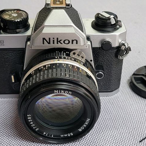 니콘 FM2 필름카메라 + 50mm f1.4 렌즈 이미지