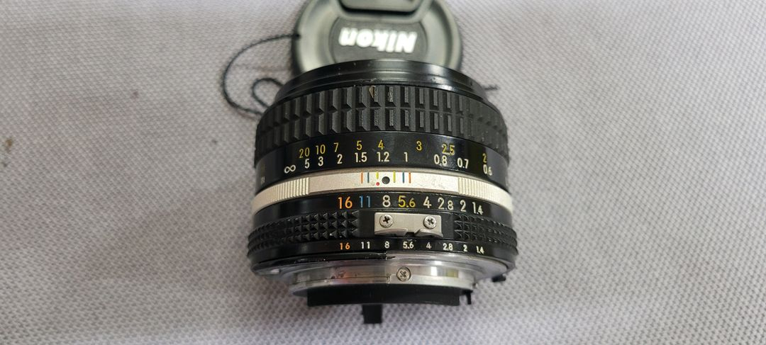 니콘 FM2 필름카메라 + 50mm f1.4 렌즈 이미지