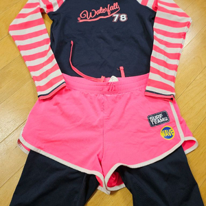 피에르가르뎅 여아 수영복 래시가드 래쉬가드 70사이즈 이미지