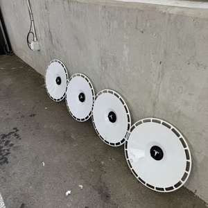 모델3 구형 18인치 휠커버 이미지