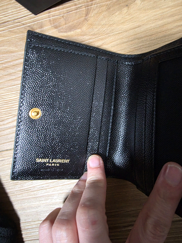 새상품 입생로랑 마틀라세 지퍼지갑 이미지