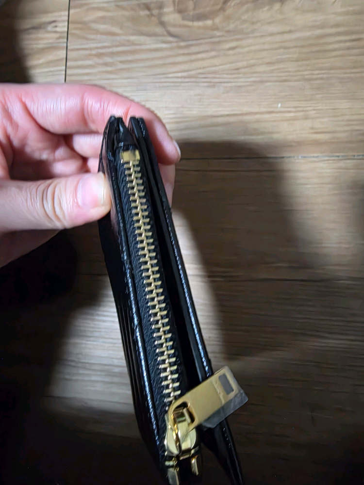 새상품 입생로랑 마틀라세 지퍼지갑 이미지