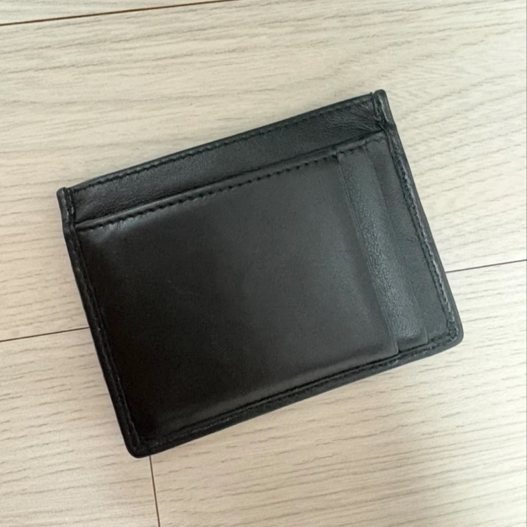 미우미우 마테라쎄 카드지갑 이미지