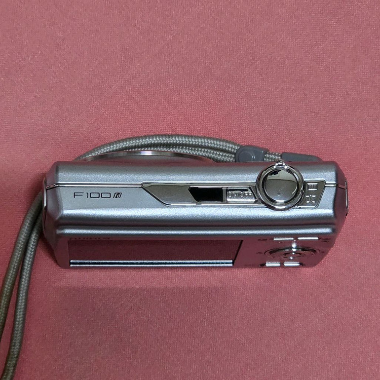 후지필름 파인픽스 F100fd A급디지털카메라 이미지