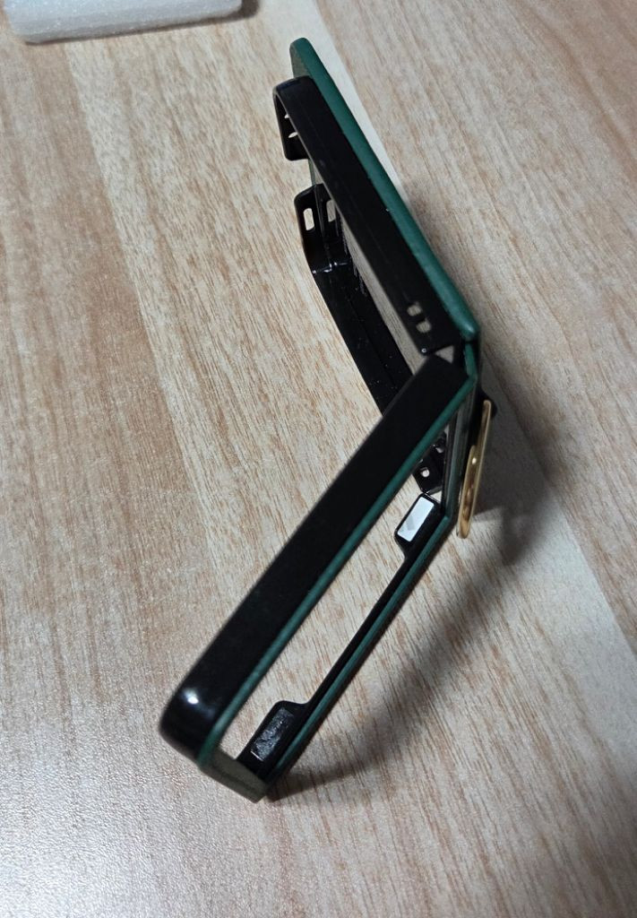 비유어산타 갤럭시Z플립7 보스코 카드수납 힌지보호 기스상품 이미지