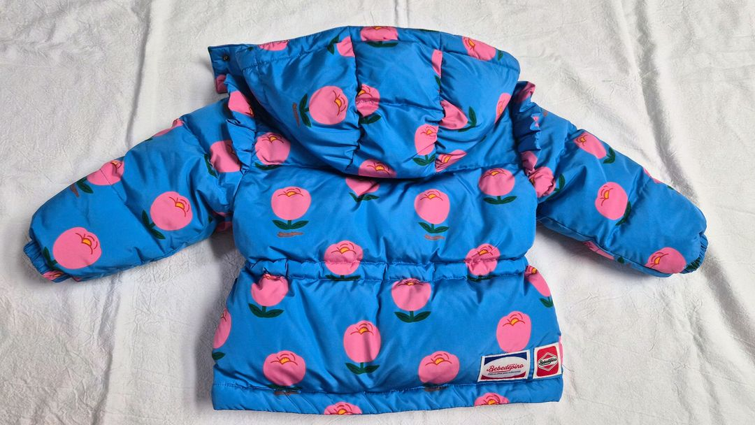 베베드피노 튤립블루 패딩 100사이즈 판매합니다 이미지