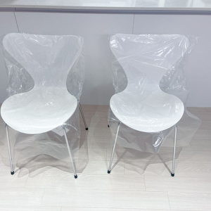 프리츠한센 세븐체어 화이트 2개 새제품 이미지