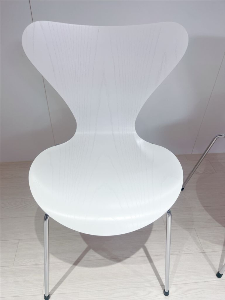 프리츠한센 세븐체어 화이트 2개 새제품 이미지