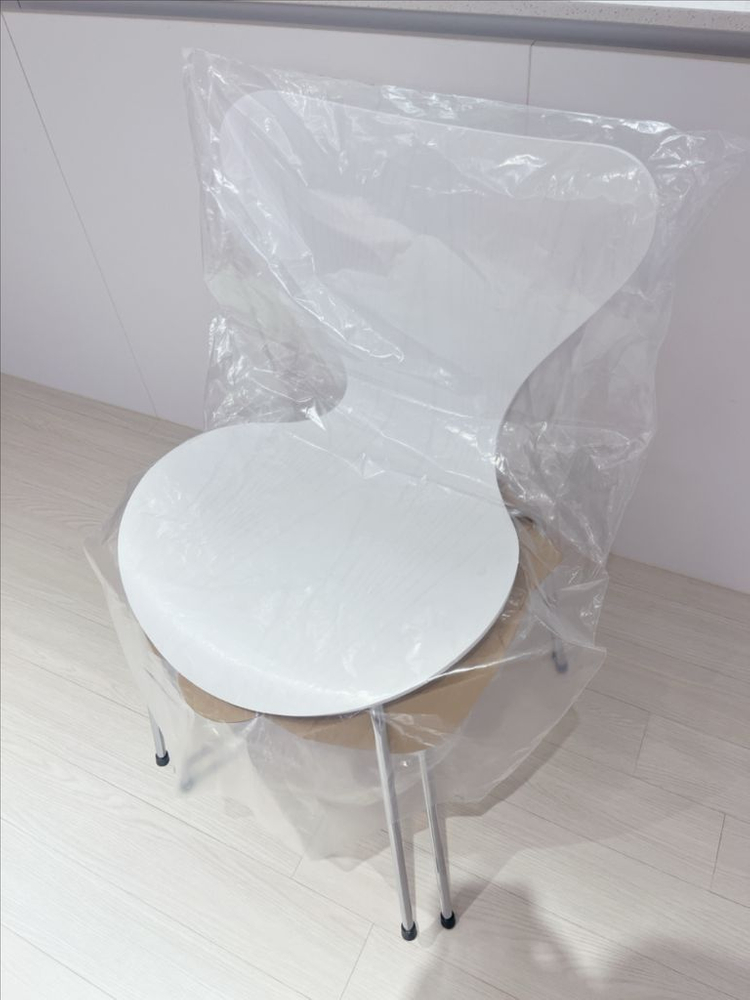 프리츠한센 세븐체어 화이트 2개 새제품 이미지