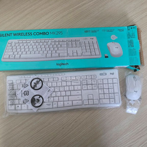 로지텍 MK295 무소음 무선 키보드 마우스 세트 이미지