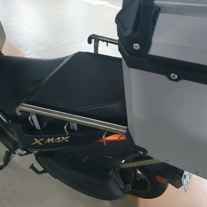 야마하 엑스맥스용 짐대 및 100리터 탑박스 일괄 이미지