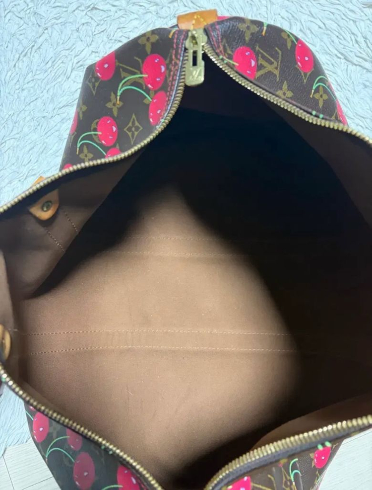 루이비통 무라카미 타카시 체리 키폴 한정판 이미지