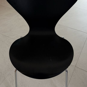 프리츠한센 세븐체어 블랙 이미지