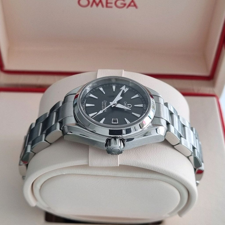 오메가 아쿠아테라 양각 쿼츠 회판 30mm 여성용 231.10.30.61.06.001 이미지