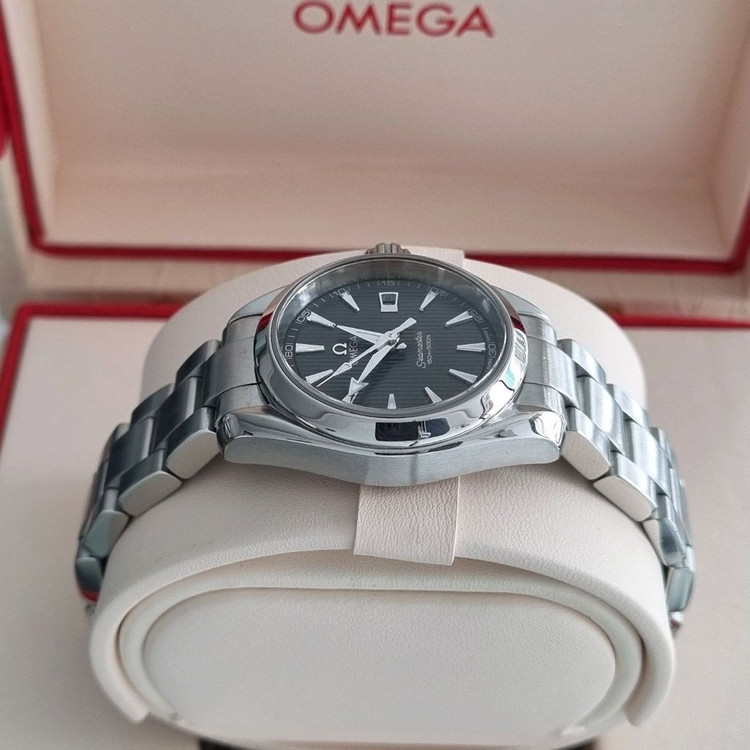 오메가 아쿠아테라 양각 쿼츠 회판 30mm 여성용 231.10.30.61.06.001 이미지