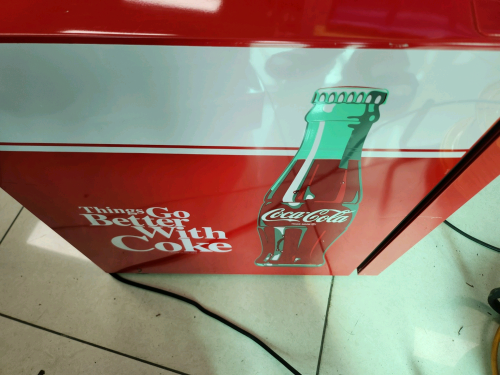 허스키 미니냉장고 코카콜라 디자인 45리터 상태좋음 경기광주 택배가능 이미지