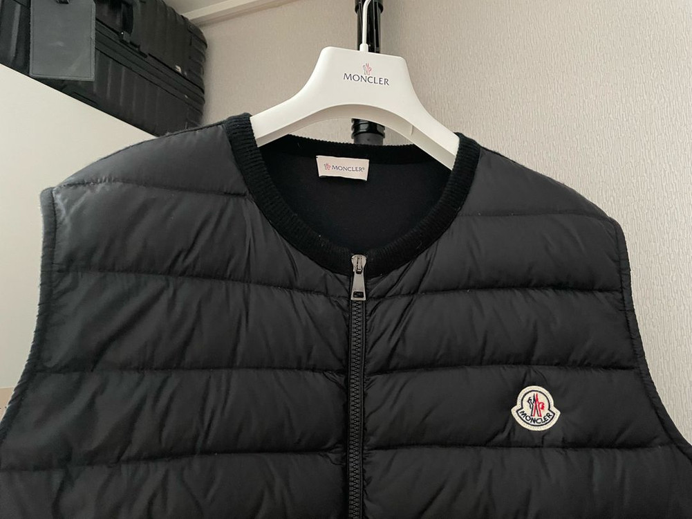(정품)몽클레어 경량니트 블랙 베스트 S사이즈 이미지