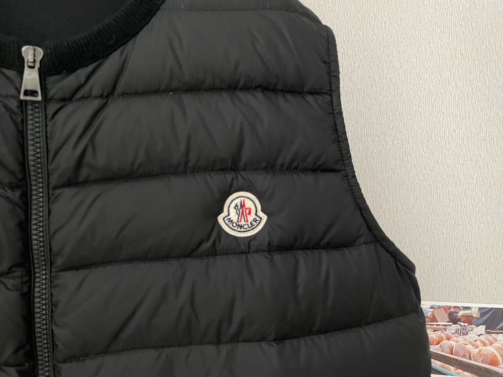 (정품)몽클레어 경량니트 블랙 베스트 S사이즈 이미지