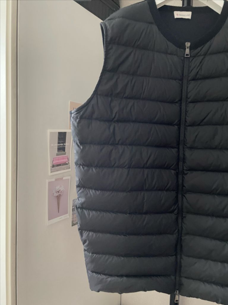 (정품)몽클레어 경량니트 블랙 베스트 S사이즈 이미지