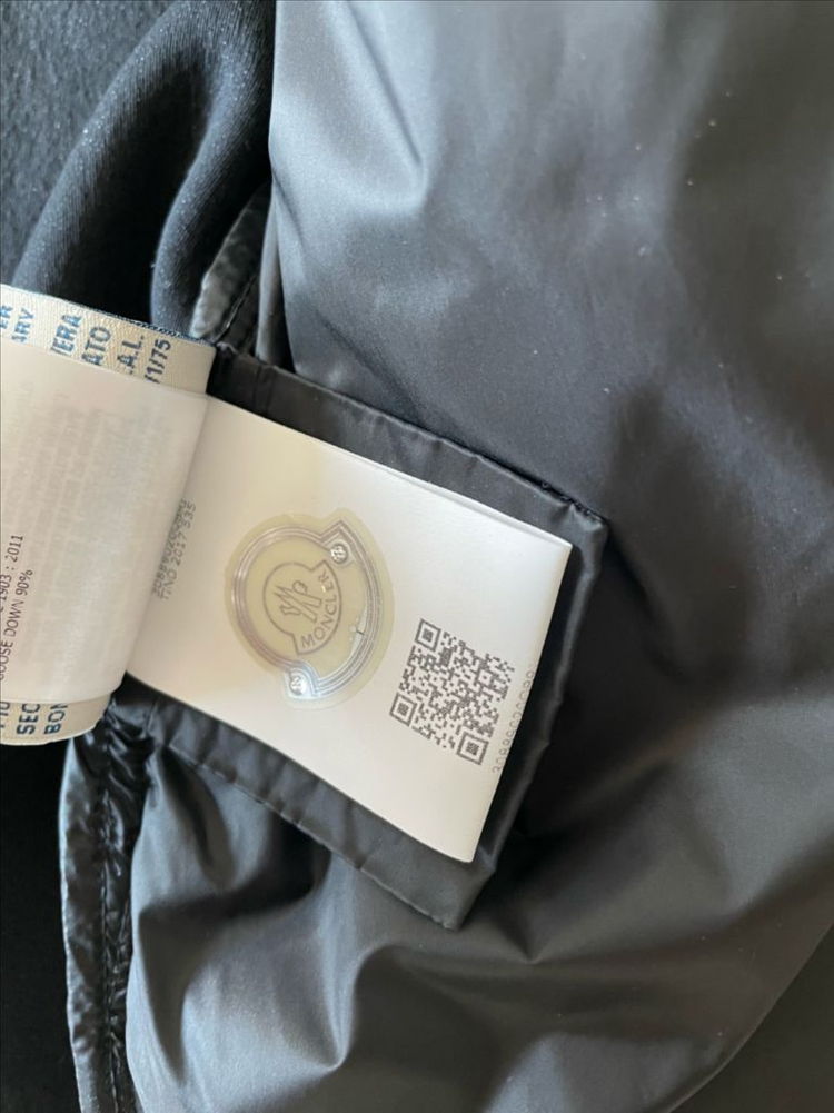 (정품)몽클레어 경량니트 블랙 베스트 S사이즈 이미지