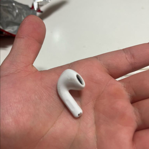 에어팟 4세대 ANC (노캔O)C타입 오른쪽 이미지