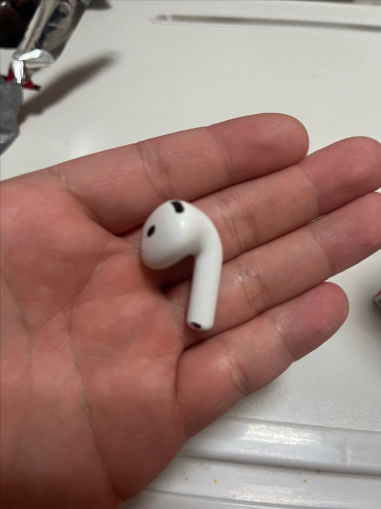 에어팟 4세대 ANC (노캔O)C타입 오른쪽 이미지