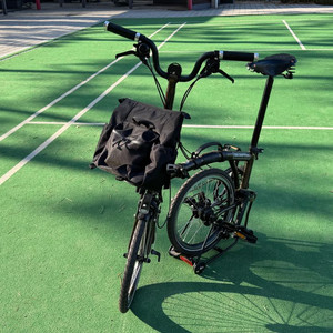 브롬톤 C라인 익스플로어 위드랙 미드핸들 블랙라카 12단 이미지