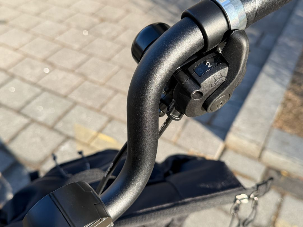 브롬톤 C라인 익스플로어 위드랙 미드핸들 블랙라카 12단 이미지