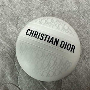 디올 르밤 핸드크림 + 파우치 이미지