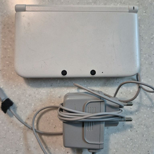 닌텐도3ds 화이트 포켓몬 무버뱅크 팝니다 이미지