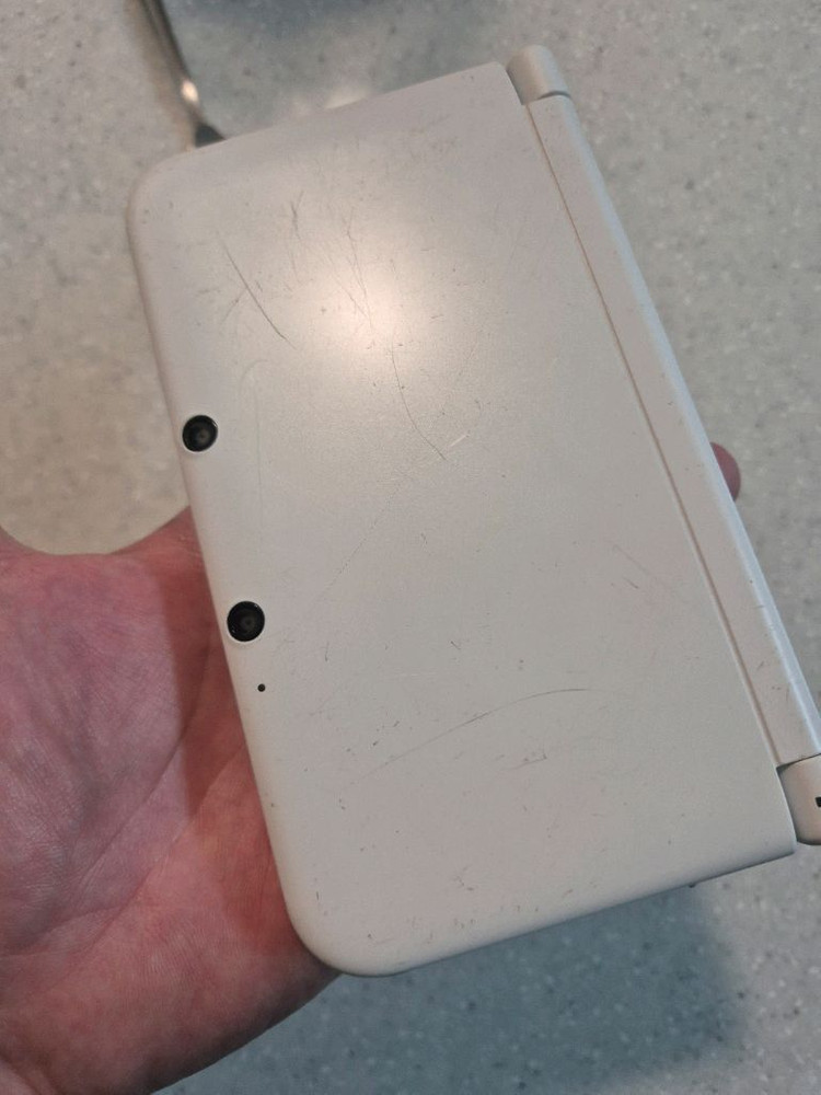 닌텐도3ds 화이트 포켓몬 무버뱅크 팝니다 이미지