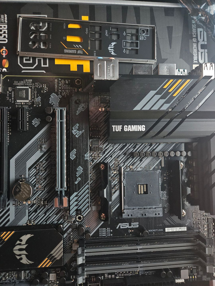 ASUS TUF GAMING B550-PRO 메인보드 이미지