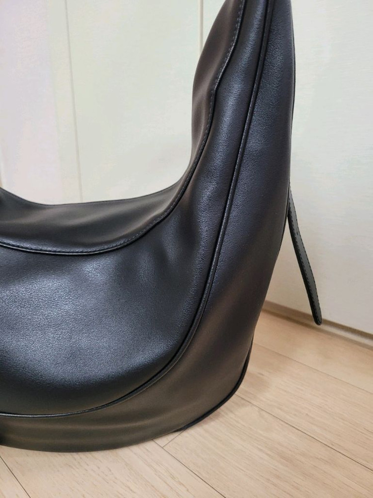 엘바테게브 Elbategev 오스트라백 블랙 (호보백) 이미지