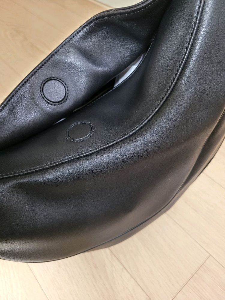 엘바테게브 Elbategev 오스트라백 블랙 (호보백) 이미지