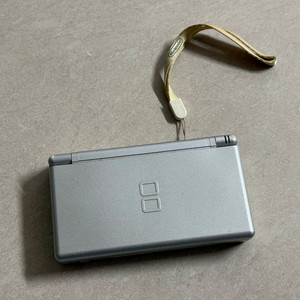 닌텐도 DS 이미지