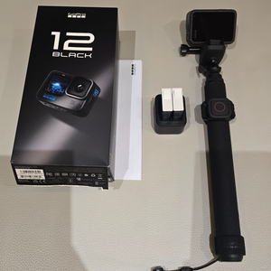 고프로12 블랙, 익스텐션폴, 리모콘, 배터리3 팝니다.(삼성MicroSD 512GB) 이미지