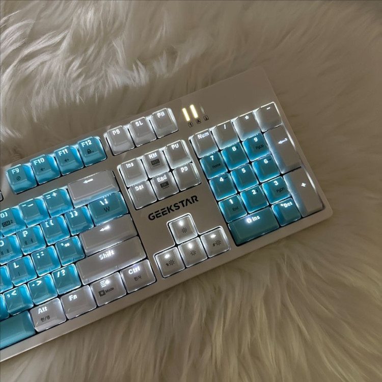 긱스타GK802 아쿠아블루 기계식게이밍광축키보드 이미지