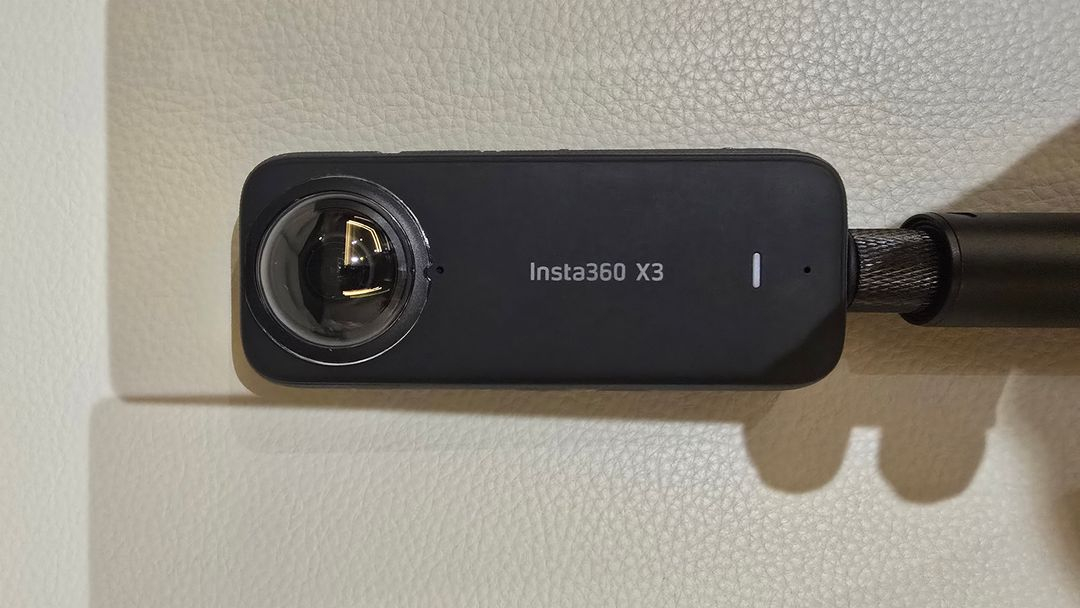 인스타360 X3, 인비져블셀프스틱, 스노우키트, 배터리3 (샌디스크 128GB) 이미지