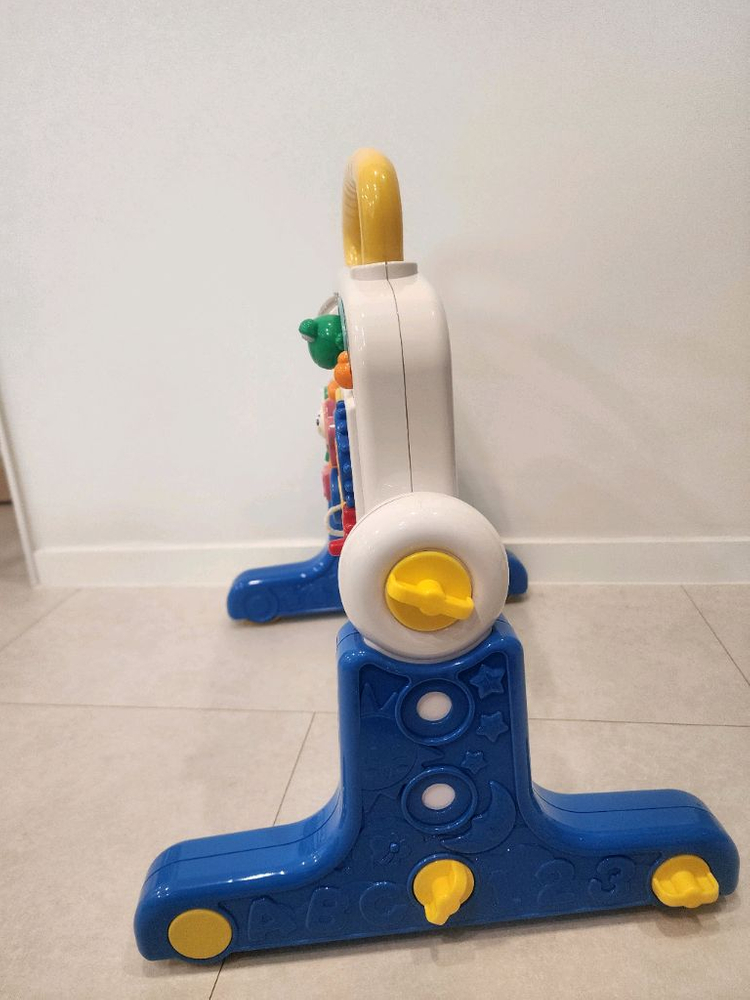 아기 발달 교육용 장난감기를 위한 다기능 학습 장난감인 에듀테이블 에듀테이블은 모빌, 아기 체육관 이미지