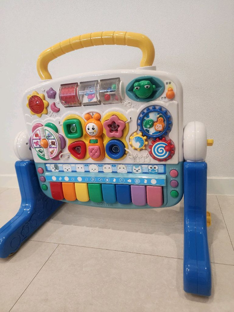 아기 발달 교육용 장난감기를 위한 다기능 학습 장난감인 에듀테이블 에듀테이블은 모빌, 아기 체육관 이미지