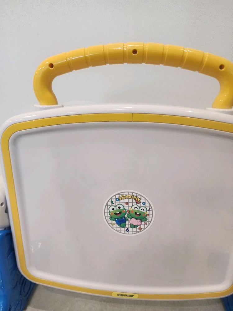 아기 발달 교육용 장난감기를 위한 다기능 학습 장난감인 에듀테이블 에듀테이블은 모빌, 아기 체육관 이미지