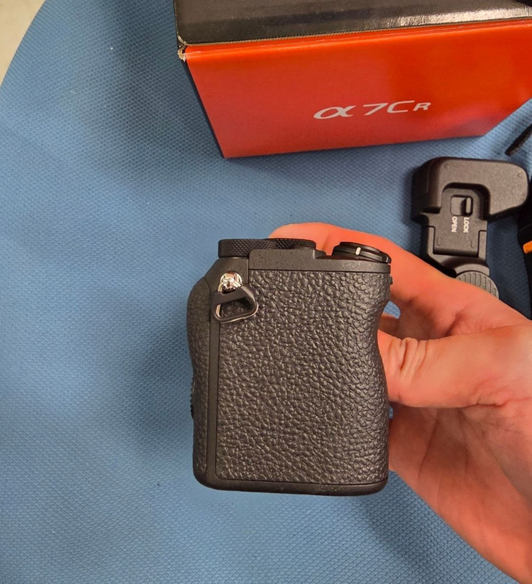 소니a7cr 보증27.03 컷수도 신동급풀박스팔아요 이미지