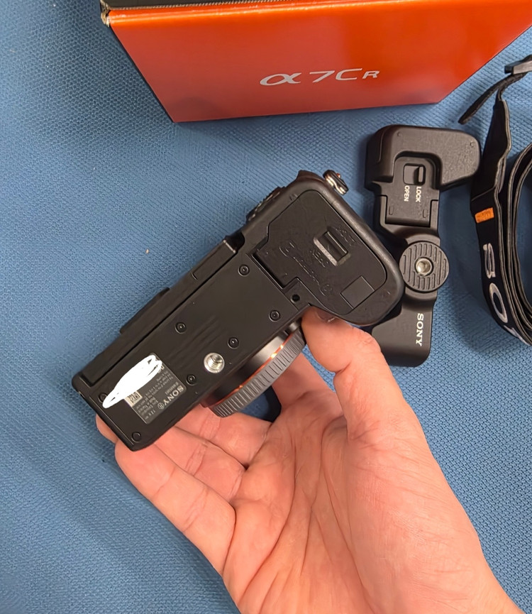 소니a7cr 보증27.03 컷수도 신동급풀박스팔아요 이미지
