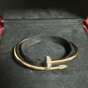 까르띠에 저스트앵끌루 하프파베17호 이미지