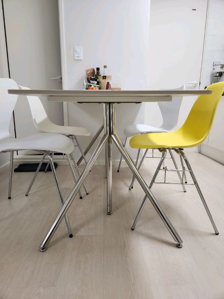 4인용 식탁 의자 세트 이미지