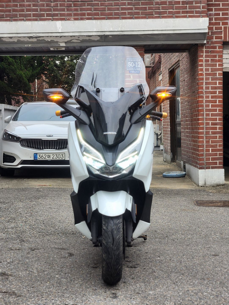 20년형/포르자/300cc/5만/배달세팅/주행컨디션최상급매물팝니다 이미지