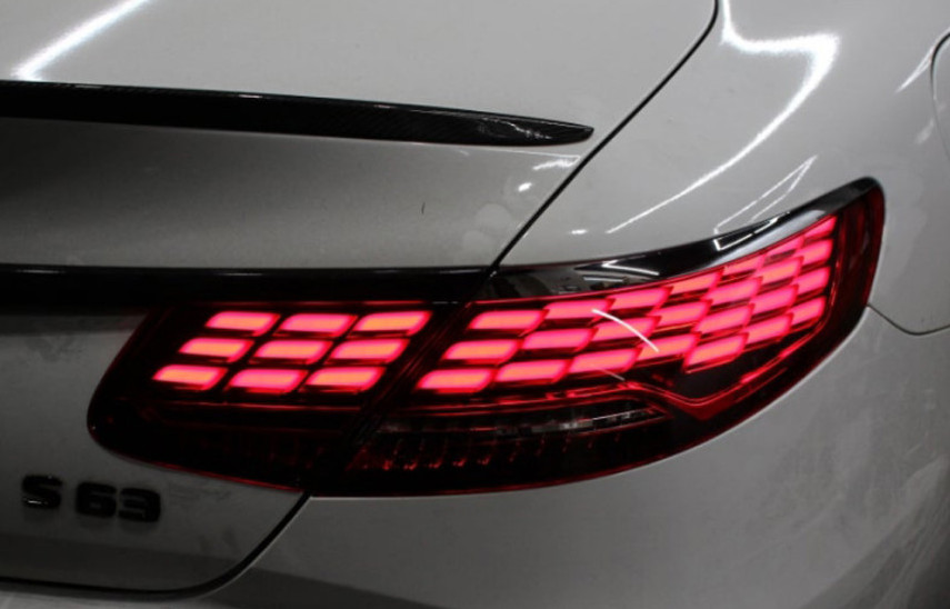 벤츠 S 클래스 쿠페 C217 S65 S63 후미등 이미지