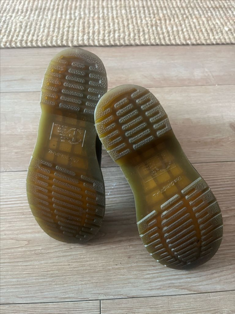 닥터마틴 1460 버건디 8홀 uk3 (230) 이미지