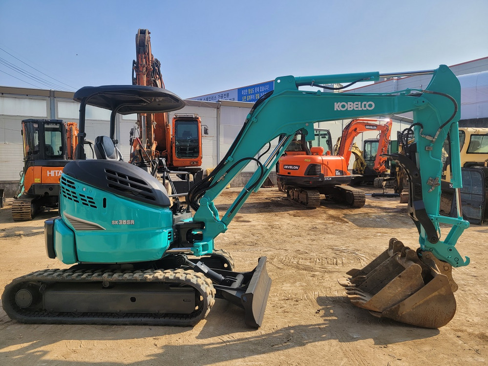 미니굴삭기 (3.5톤) 코벨코SK35SR-6E (집게장착) 2021년 최저시간 1200가동 특AA급 팝니다 이미지